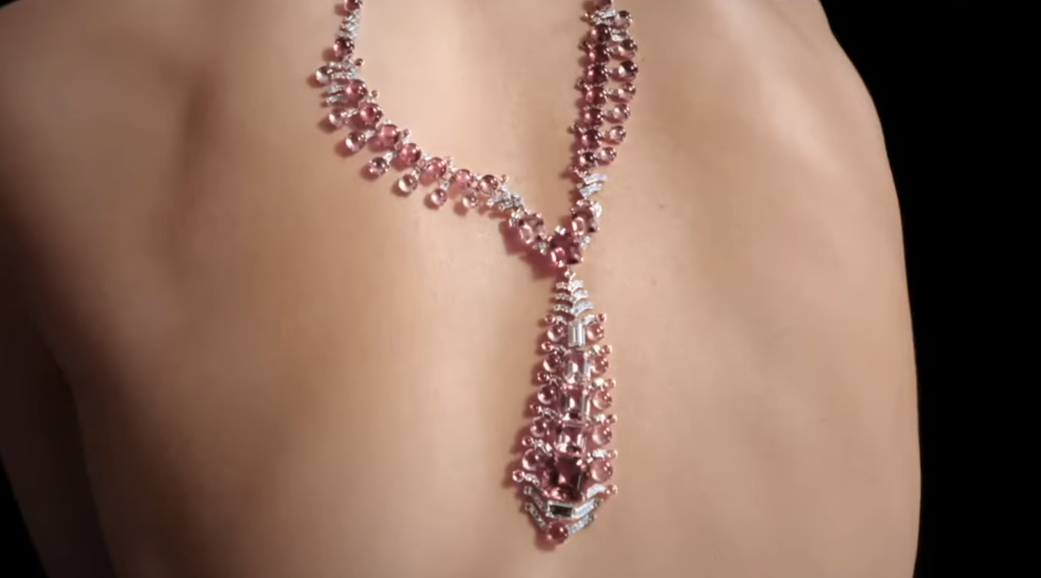 haute joaillerie collier dos